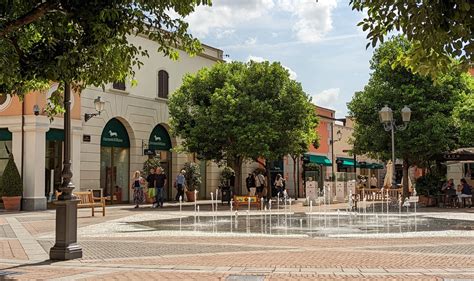 The Reggia Designer Outlet of Marcianise: address, times and 